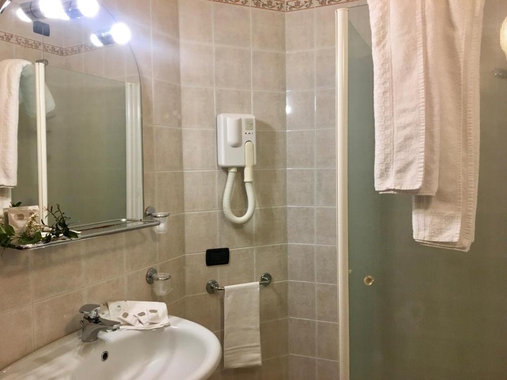 Room image 5