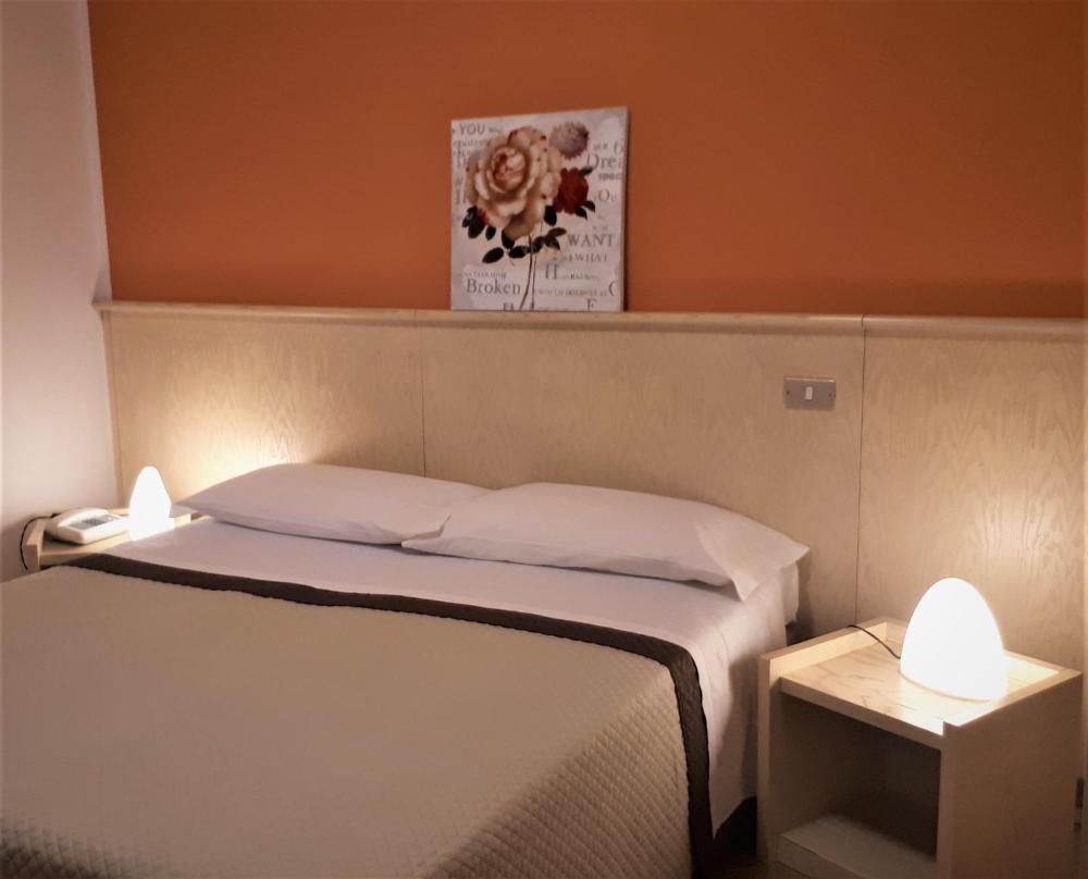 Room image 3