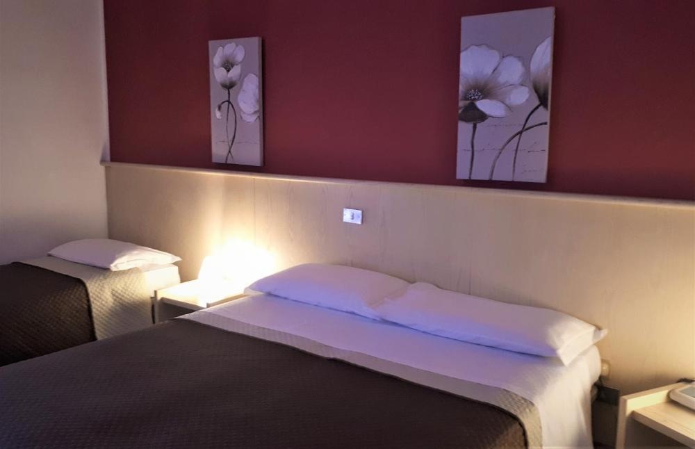 Room image 5