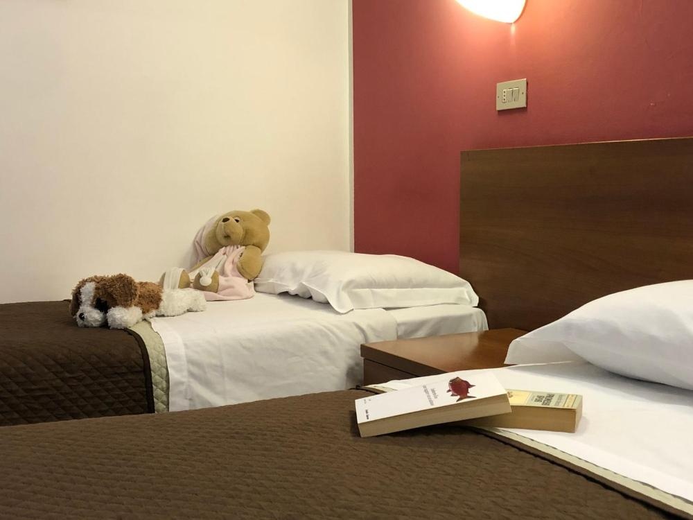 Room image 3