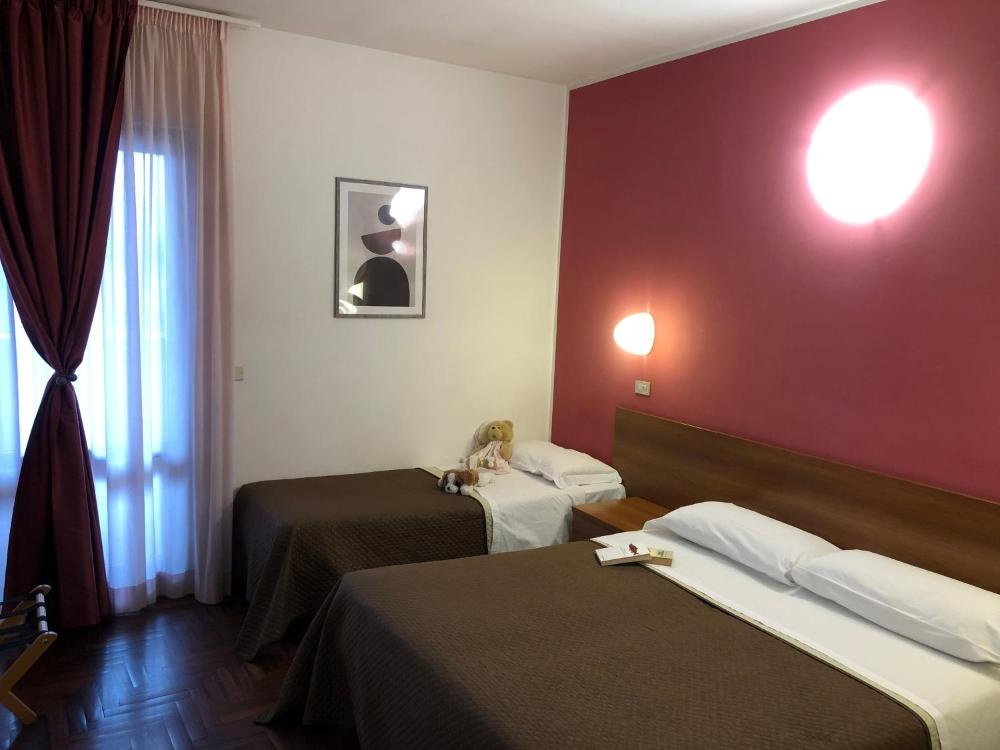 Room image 2
