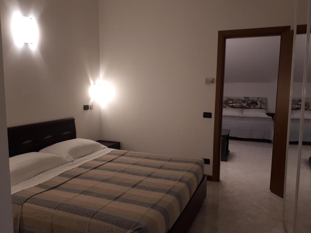 Room image 3