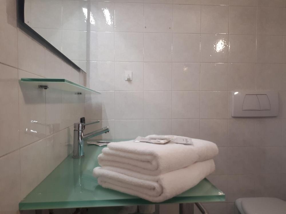 Room image 2