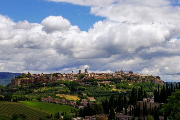 Walking Guided Tour to Visit of Orvieto